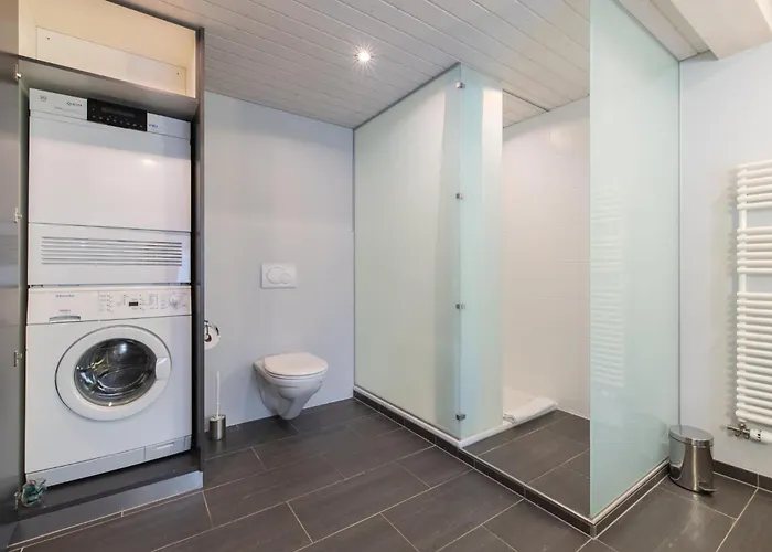 The Glacier Express - Grindelhomes * Grindelwald